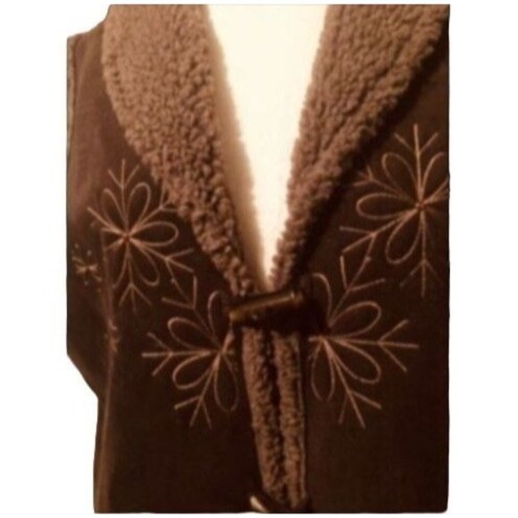 Loffee Apple Brown Sherpa Floral Plus Suede Women Vest - Picture 4 of 5